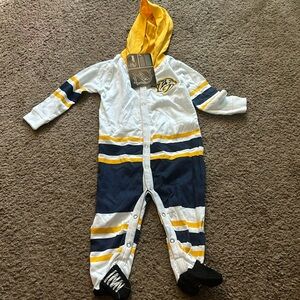 NWT Preds onsie 6 months